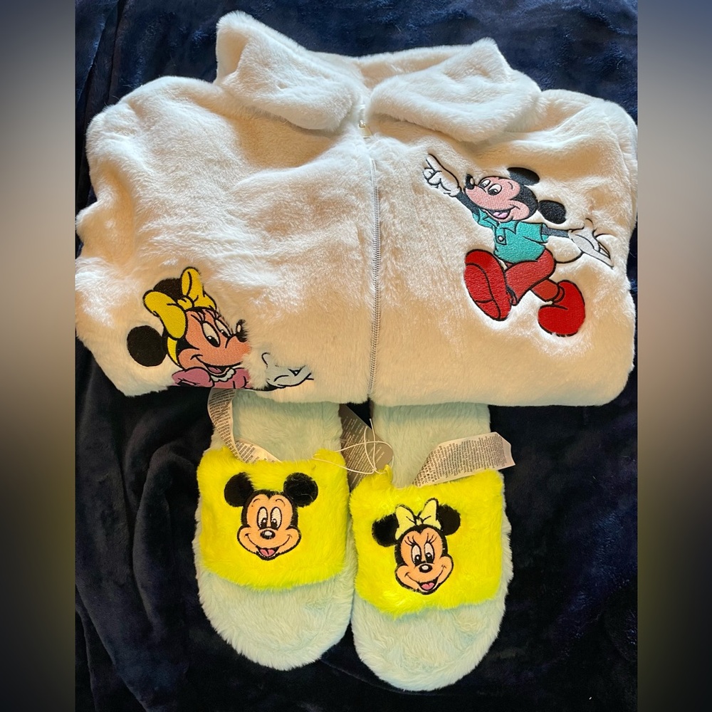 Walt Disney World Faux Fur Character Coat size M NWT & a pair of slippers